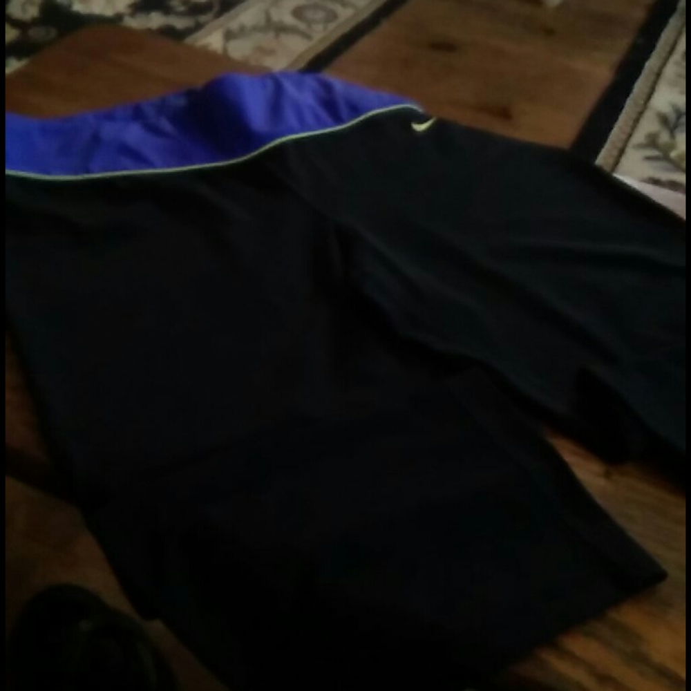 Lady fit dry Nike Capri ( L ) workout pant